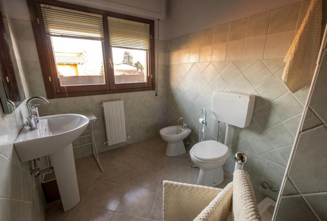 Appartamento In Villa Con Giardino A 300M Dal Lago Maggiore Castelletto sopra Ticino Exteriör bild